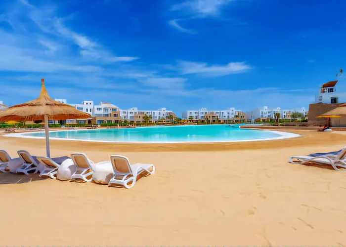 Swan Lake El Gouna - Crystal Lagoon View